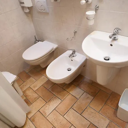 La Rocca 2* أسيسي